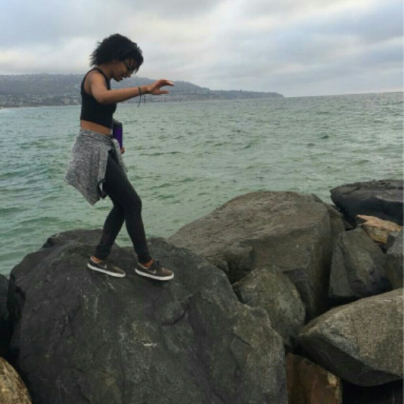 Meet your Posher, Tahnea - Picture 2 of 2