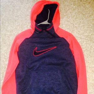 NIKE ALL TIME GRAPHIC 3
Women's Training Hoodie