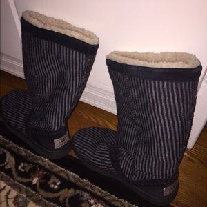 Black striped Ugg boots