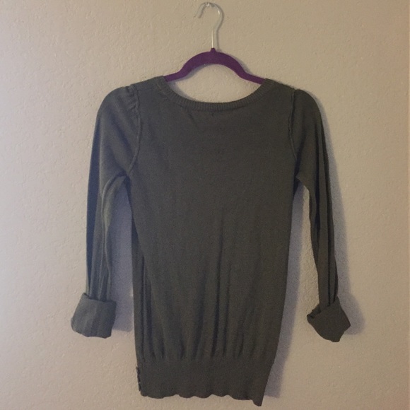 sweater - Picture 2 of 2