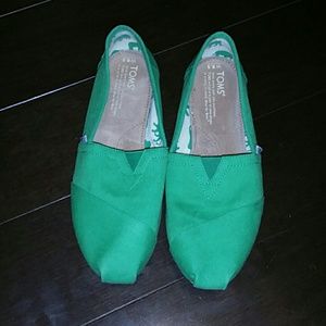 Authentic TOMS shoes