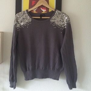 Grey sweater with sequined shoulders - 8