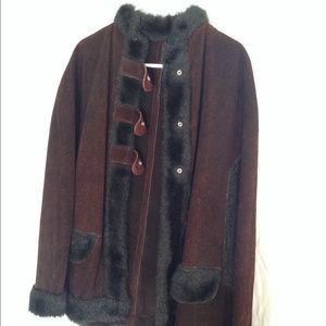 Awesome vintage suede poncho with fake fur trim