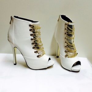 🚫SOLD Sexy White Heels