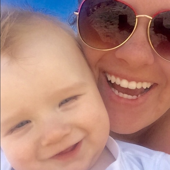 Meet your Posher! - Picture 2 of 2