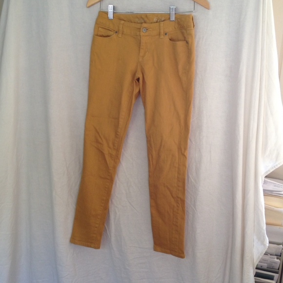 Mustard yellow skinny jeans