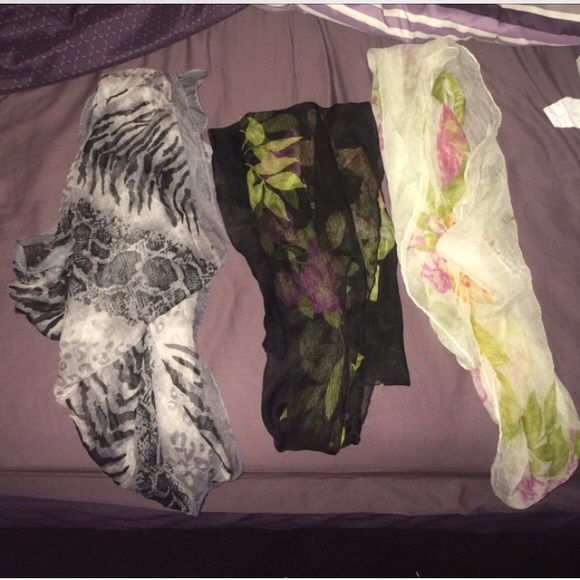 3 scarfs