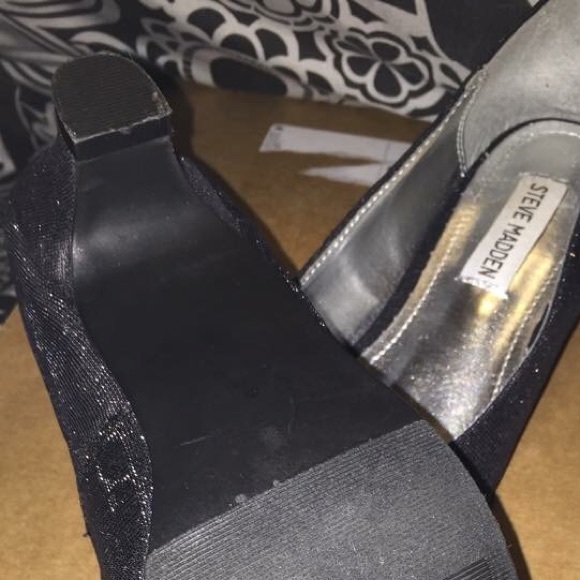 Girls size 4 Steve Madden dress shoes - Picture 4 of 4