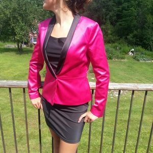 Stunning blazer. Fully lined pink and black