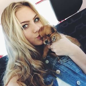 Meet your Posher, Sabrina