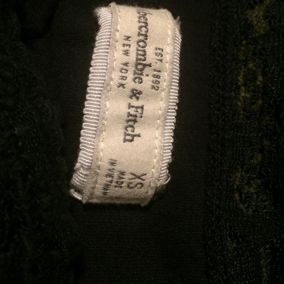 Cute navy blue Abercrombie and Fitch tank top!!!💖 - Picture 2 of 2