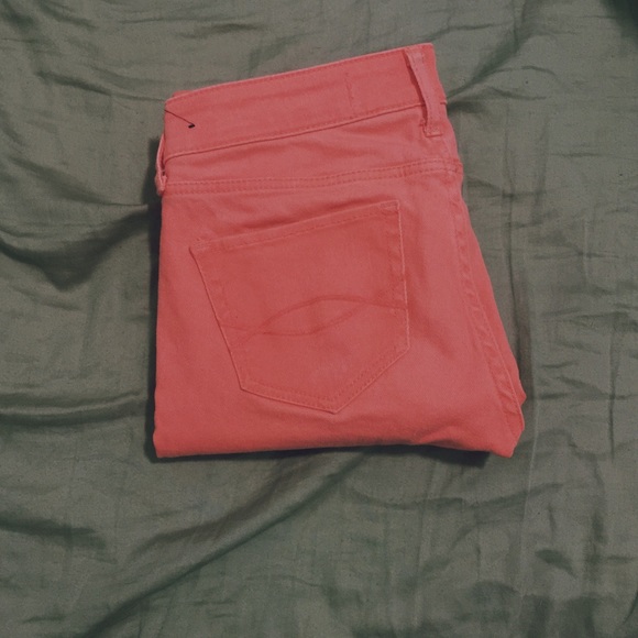 BRIGHT PINK JEANS!