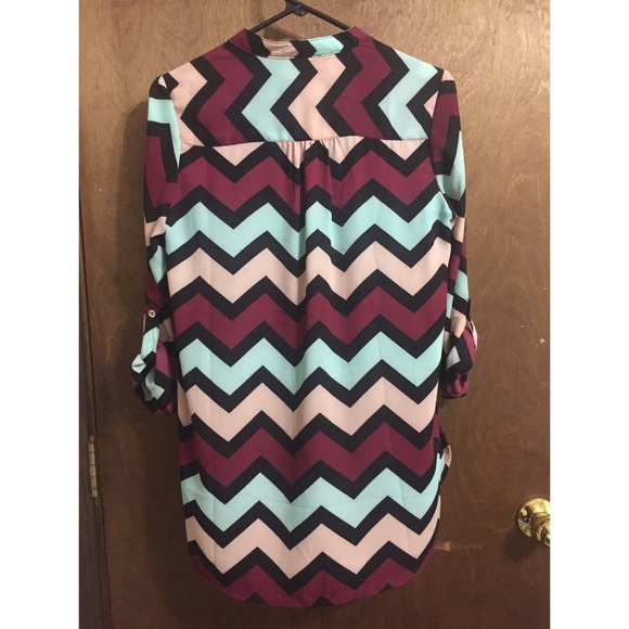 Half button down tunic - Picture 2 of 2