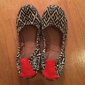Tribal print lucky flats
