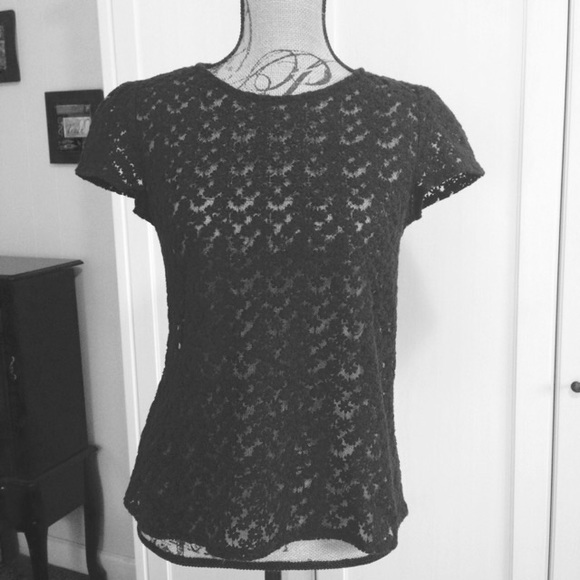 LOFT Tops - PRICE DROP 🌟 Beautiful Black Floral Lace Blouse