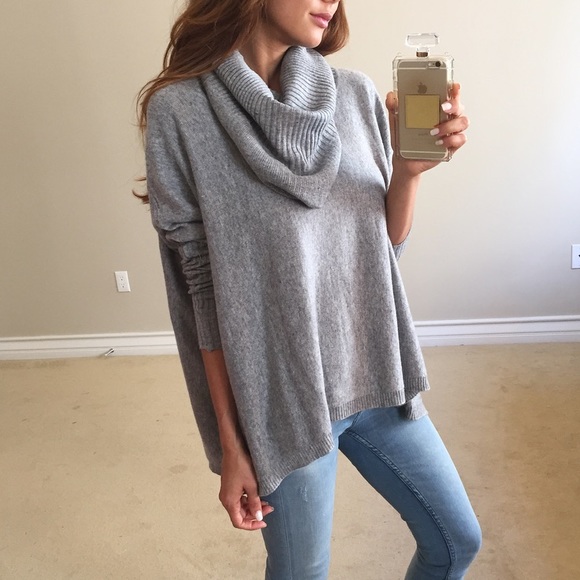 • SOLD • Grey Cowl Neck Sweater M/L - Picture 4 of 4