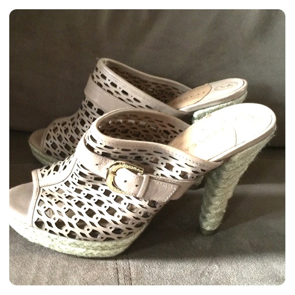 Ivanka Trumps Leather lightly used 6 inch heels