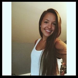 Meet your Posher, Alexis