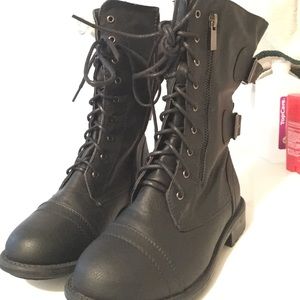 Black combat boots size 5 1/2 never worn!