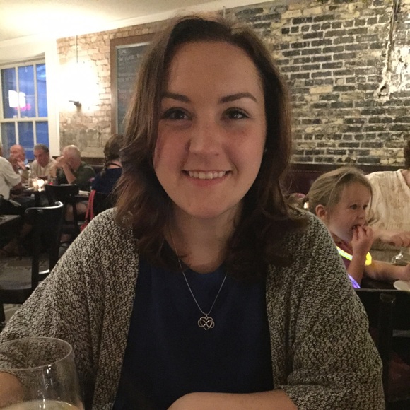 Meet your Posher, Rachel - Picture 2 of 4