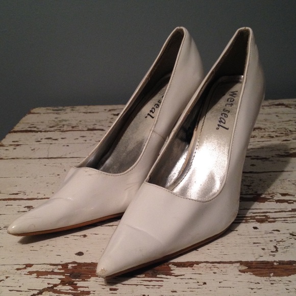 Pointy toe white heels