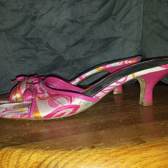 Pink patterned heels - Picture 2 of 2