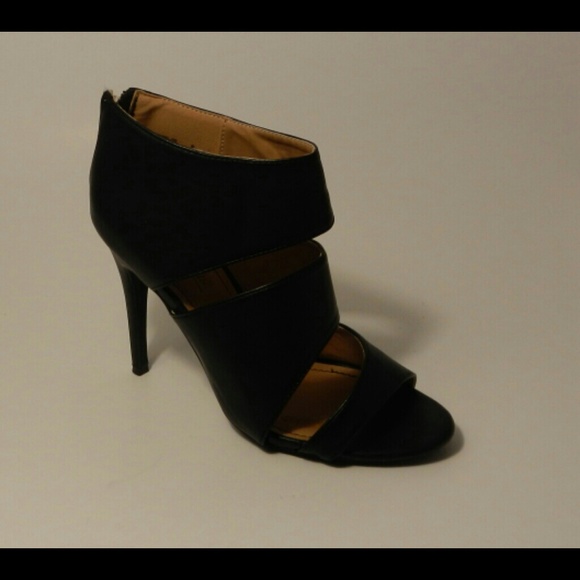 Slit Heels - Picture 2 of 4