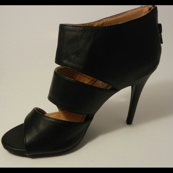 Slit Heels - Picture 3 of 4