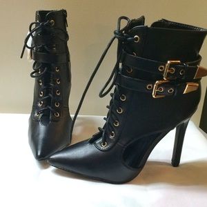 ❌❌SOLD❌❌Black Ankle Booties/Heels