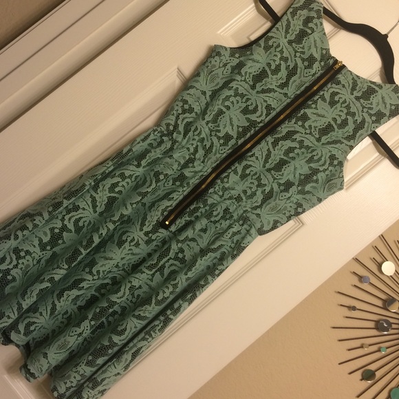 ✨Adorable Mint Lace Dress✨ - Picture 3 of 3