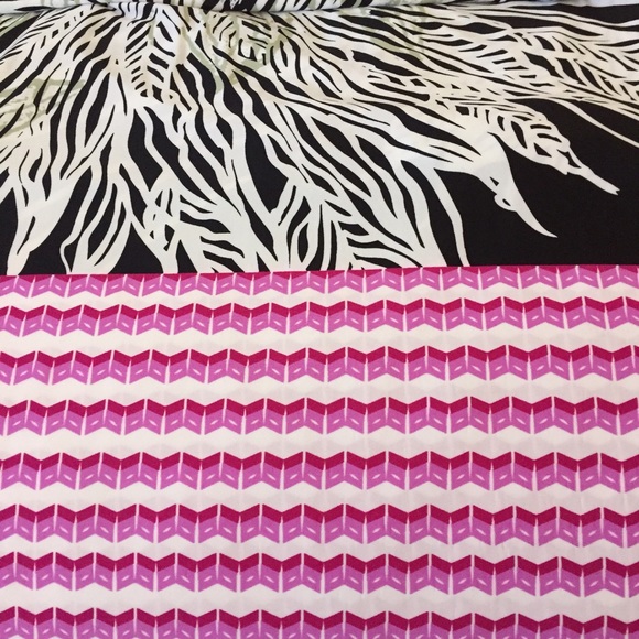 π€πLONG HALTER DRESS - Picture 3 of 3