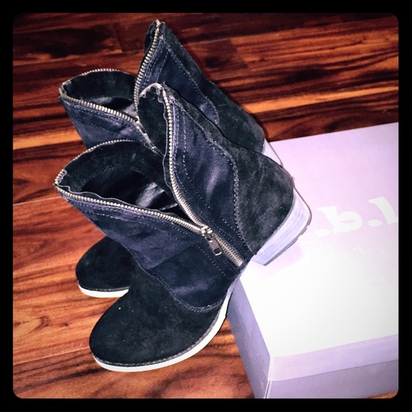 r.b.l.s. Black boots