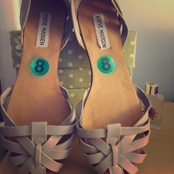 Gray sandals very comfy and cool