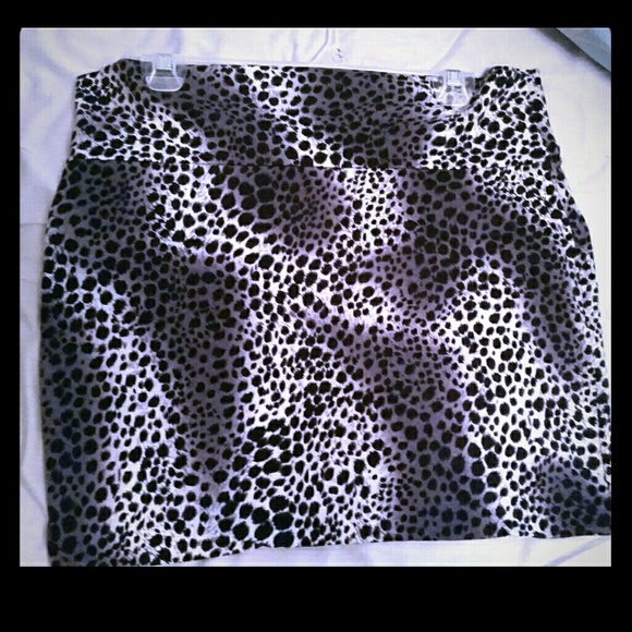 Grey/Black Animal print skirt
