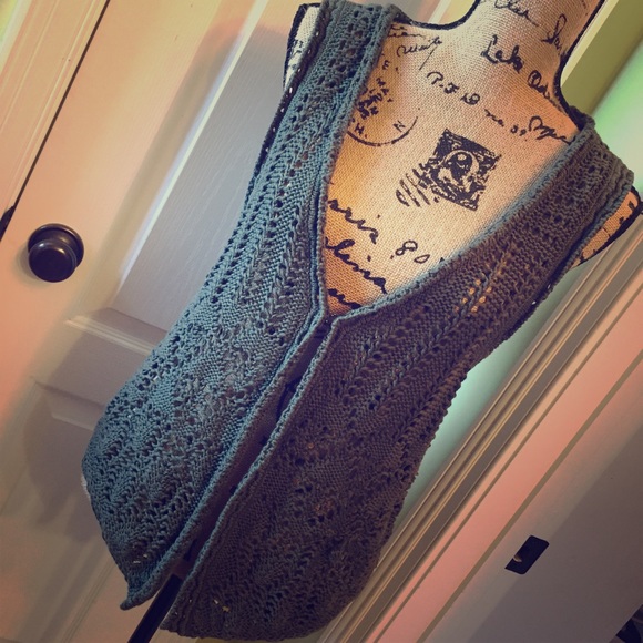 Old Navy Sweaters - Boho olive green knit vest