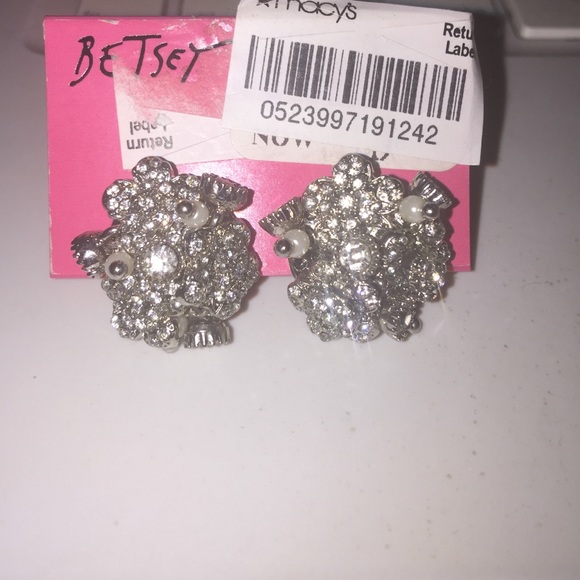 Glamorous earrings