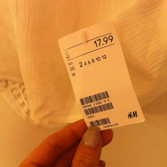 ❌SOLD! to @regina259 !❌NWT Crochet Back Crop Top - Picture 2 of 3