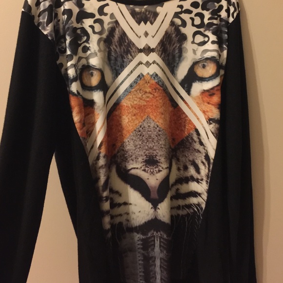 Tiger long sleeve shirt