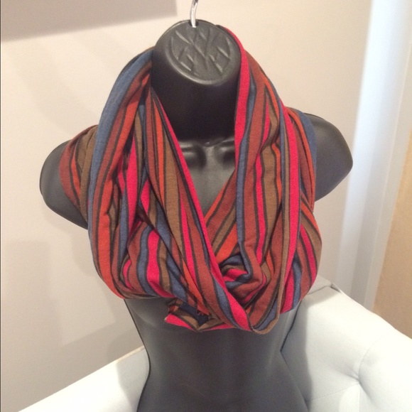 Accessories - Adorable infinity scarf