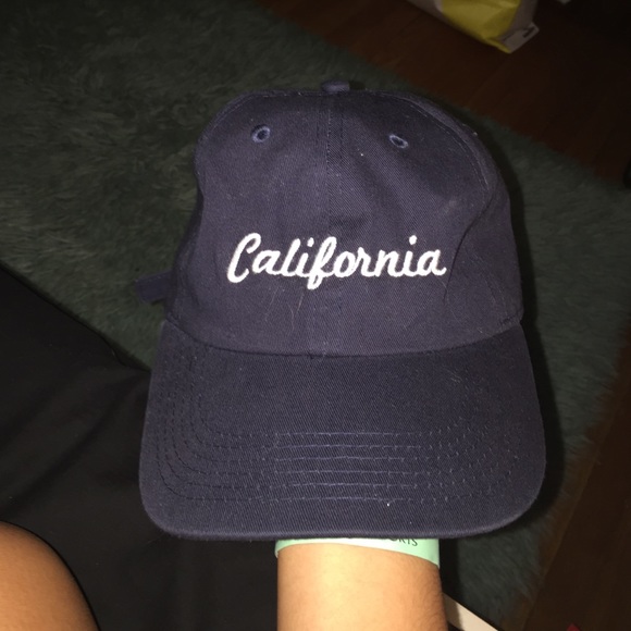 Brandy Melville Accessories - Brandy Melville California hat