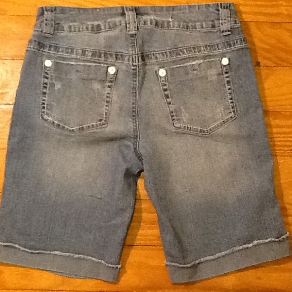 Jean Shorts - Picture 3 of 3