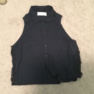 thin sleeveless collared top