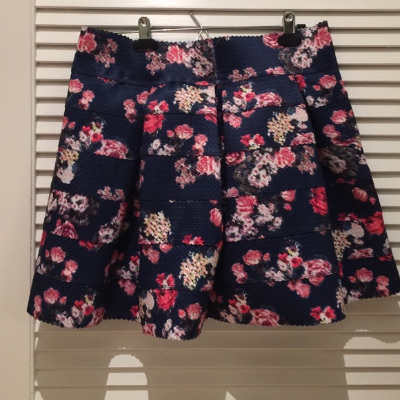 Floral bandage skirt.