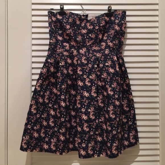Floral phanuel sweetheart neck dress