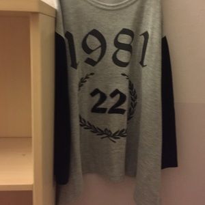 Derek heart 1981 shirt grey and black