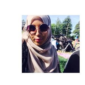 Meet your Posher, Muna