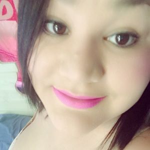 Meet your Posher, Yesenia