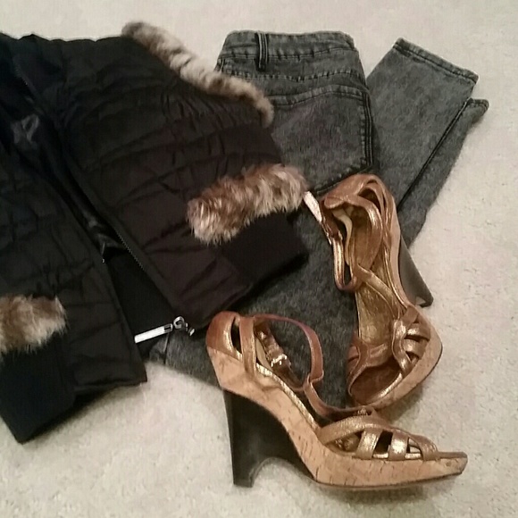 GUESS Puffer Vest with Faux Fur Trim