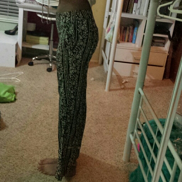 Patterned Flare Pants - Picture 3 of 4