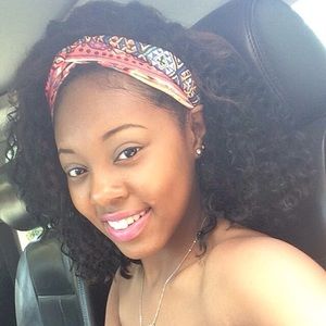 Meet your Posher, Suzette